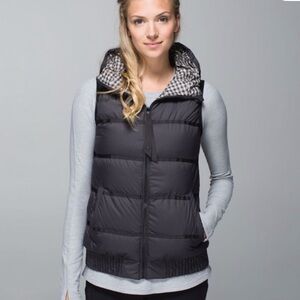 Lululemon Vest
Black Chilly Chill Puffy
Reversible Goose Down Size 8